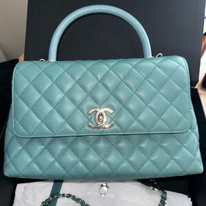Medium Coco Chanel Top Handle Quilted Caviar Light Gold Hardware